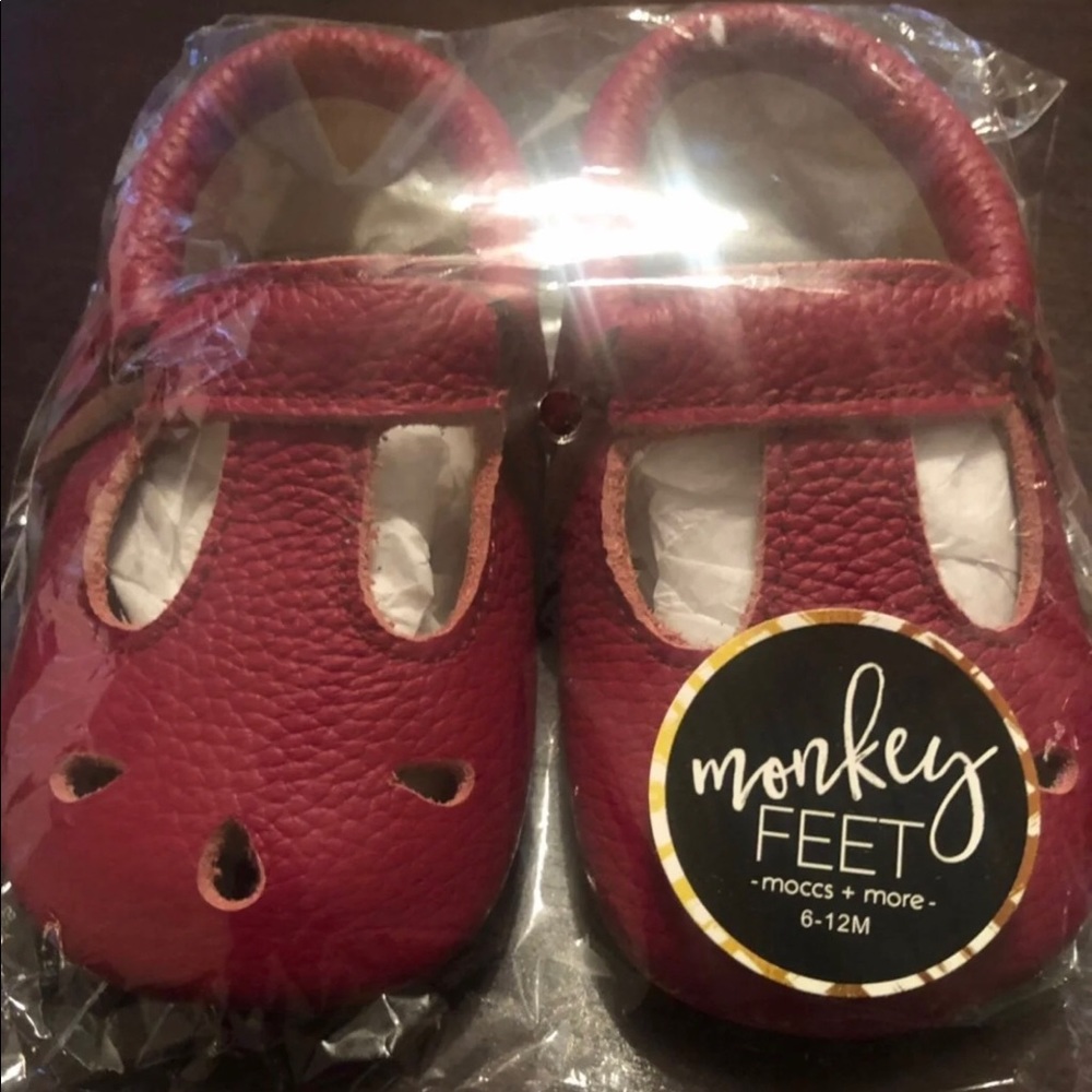 Monkey feet Cranberry Aubries 6/12 m